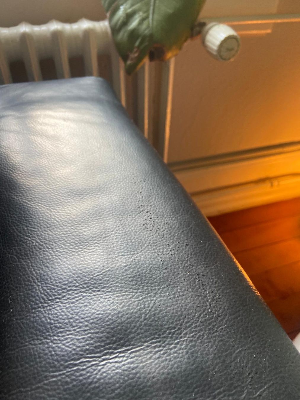 Ikea Sofas: Schwarzes Ledersofa – Gebraucht aus Zürich von robinhardy 3