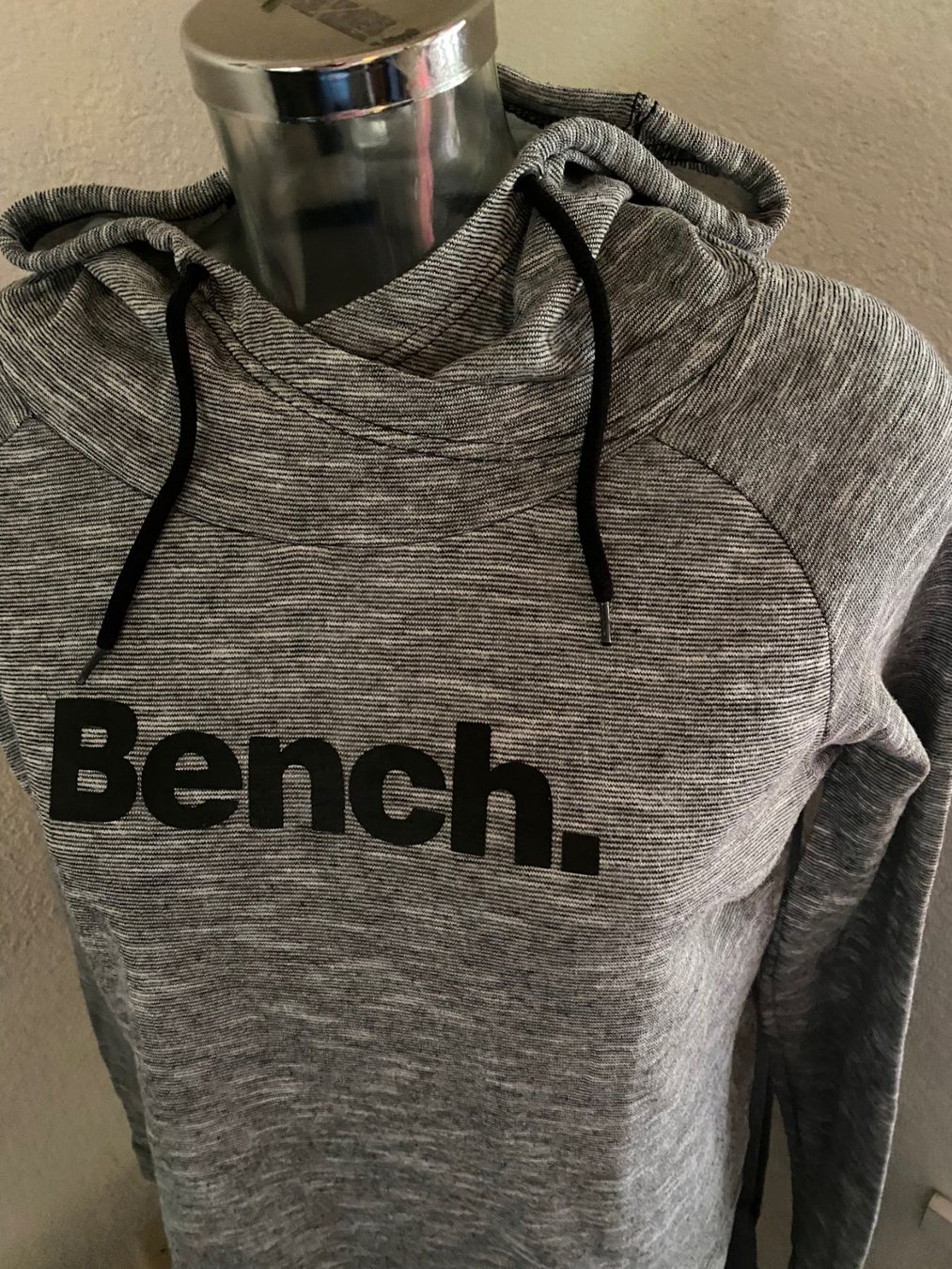 Bench Pullover & Sweatshirts: Bench Hoodie Grösse M – Gebraucht aus Allenwinden von Obalu 2