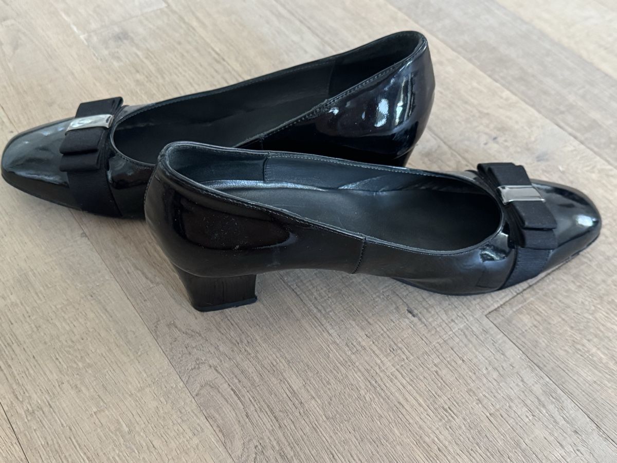 Chaussures femmes: Pumps Damen schwarz Lack – D'occasion à Zürich par sta_hr9h 2