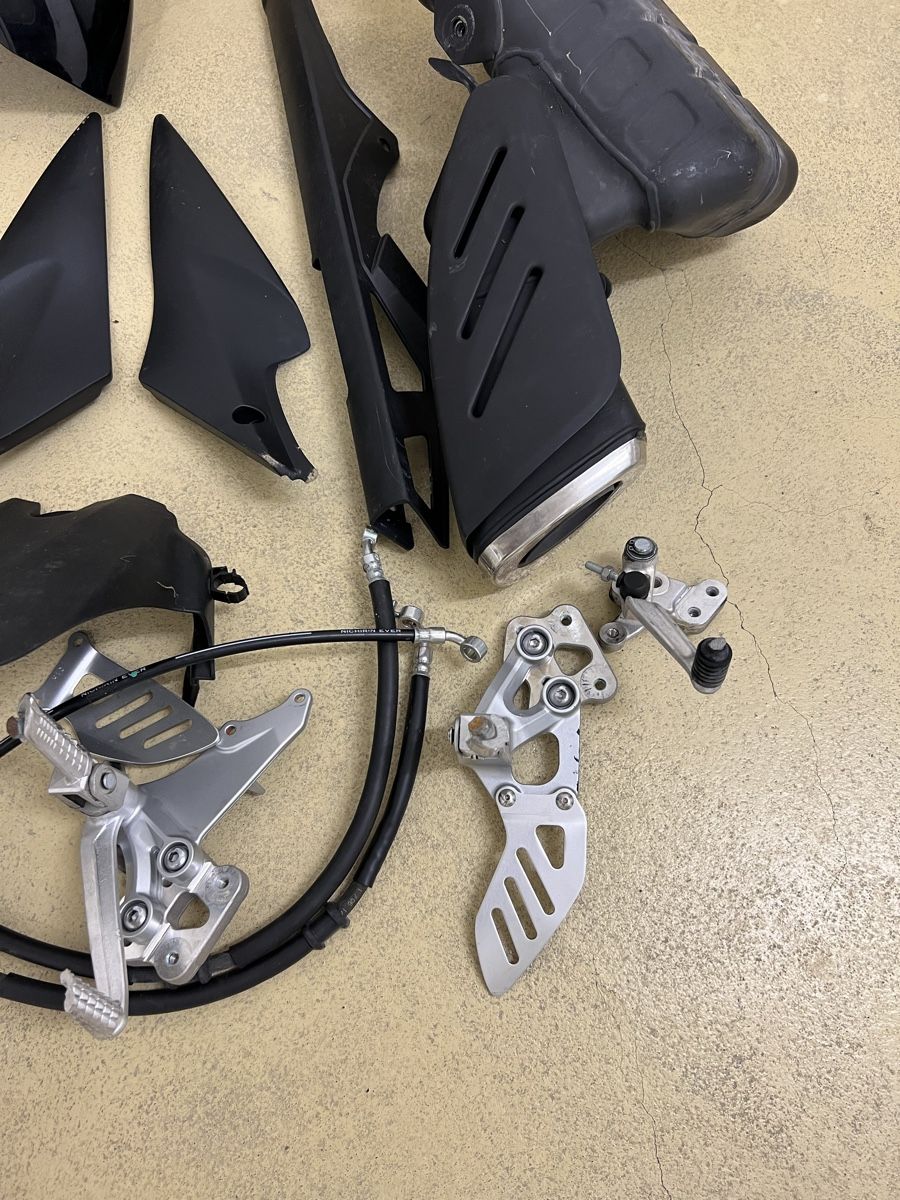 Strada: Suzuki Gsx-R 750 Teile – Usato da Kaltbrunn venduto da vw-zio 2