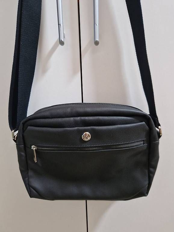 Samsonite Taschen für Damen: Samsonite Schultertasche mit edlem weinrotem Innenfutter – Neu (gemäss Beschreibung) aus Staffelbach von MrMH 1