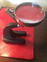Loupe sur pied de fer. Antiquité 
