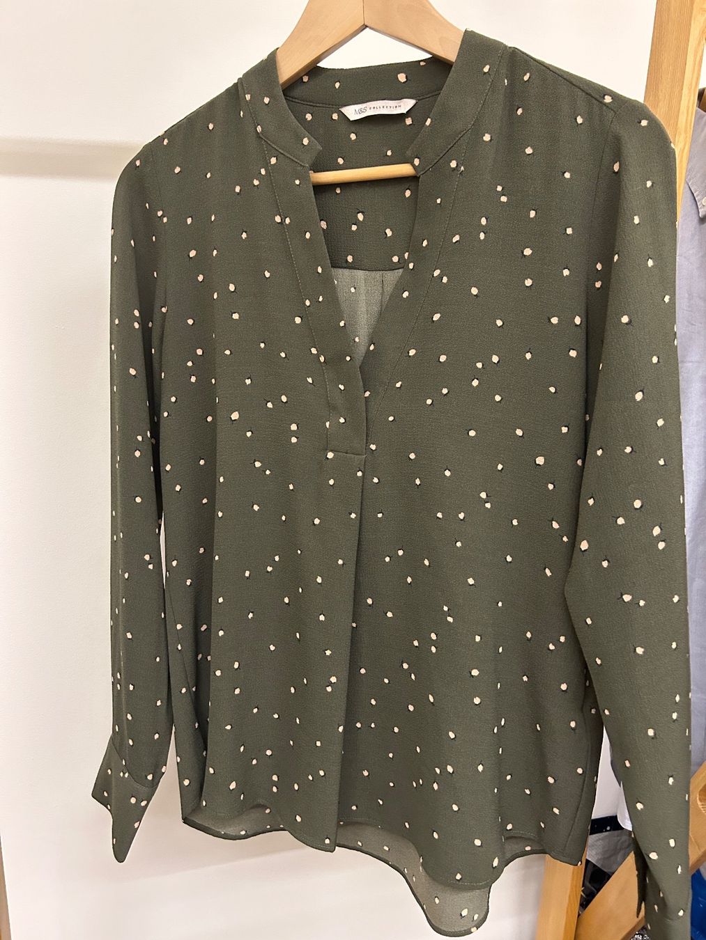 Top: New elegant green colour top – Nuovo (secondo la descrizione) da Zug venduto da luc_8rvs 3