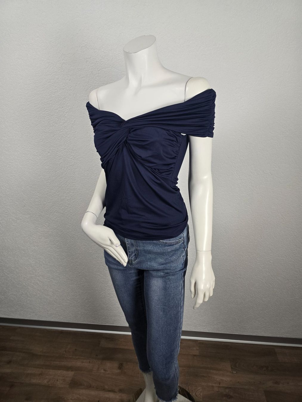 Top: Top drapé bleu nuit T-S – Usato da Les Verrières venduto da kitel79 3