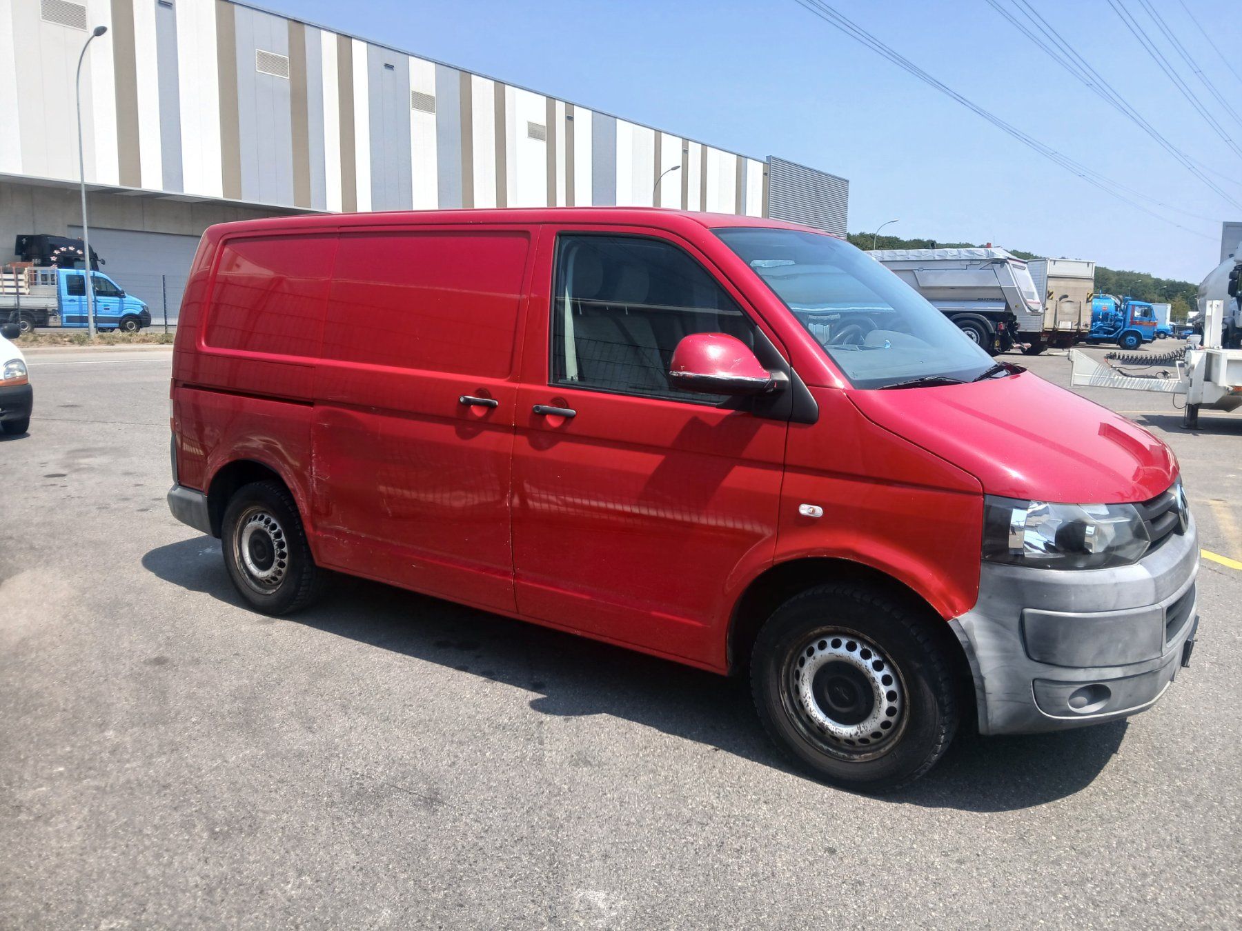 VW Veicoli commerciali: Volkswagen Transporter t5  expertiser 30.07.2026 – Usato da Satigny venduto da tin_9y9v 2