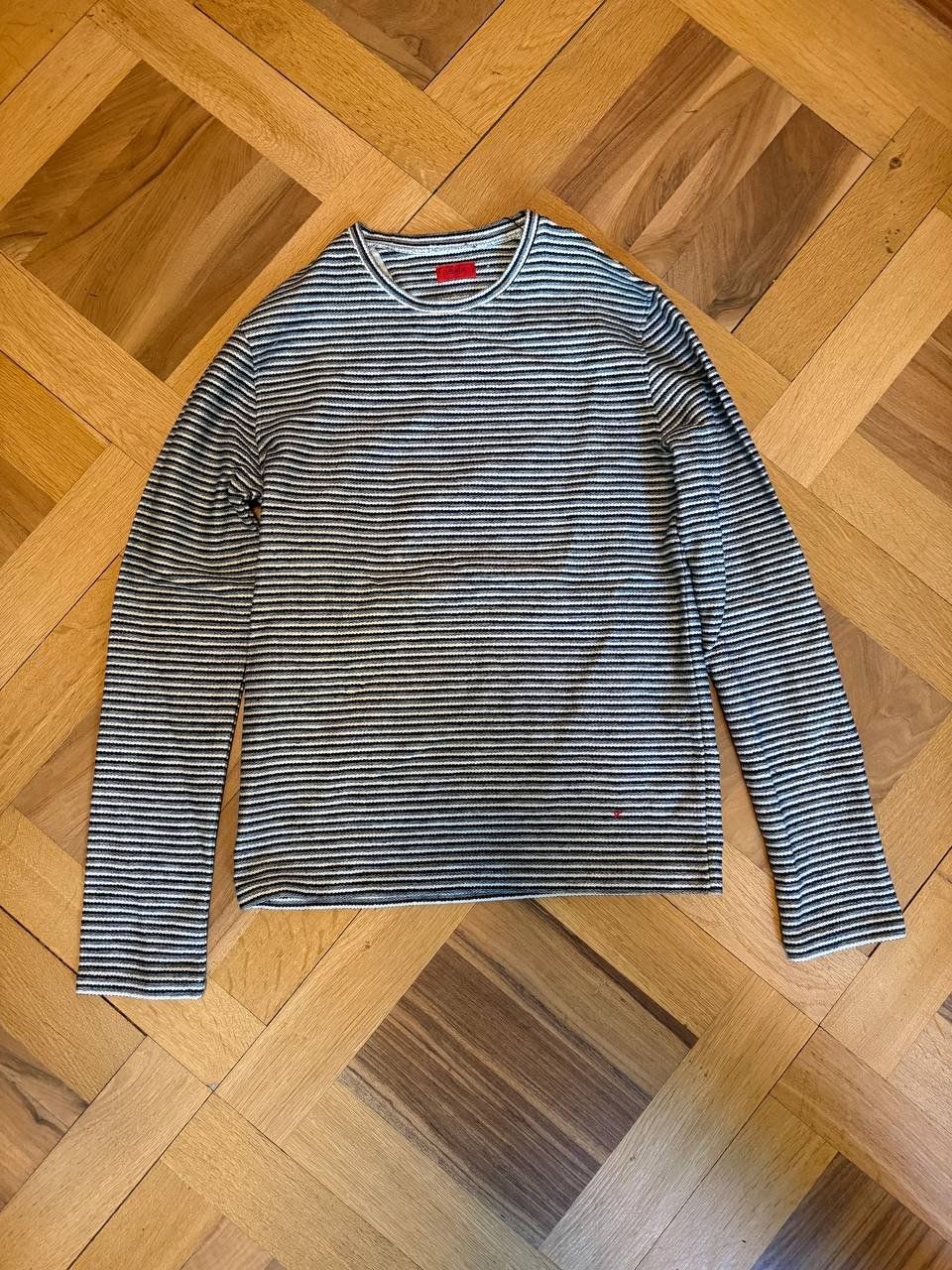 T-Shirts: Pull ISAIA rayé, taille S – Gebraucht aus Ecublens VD von cle_d8j8
