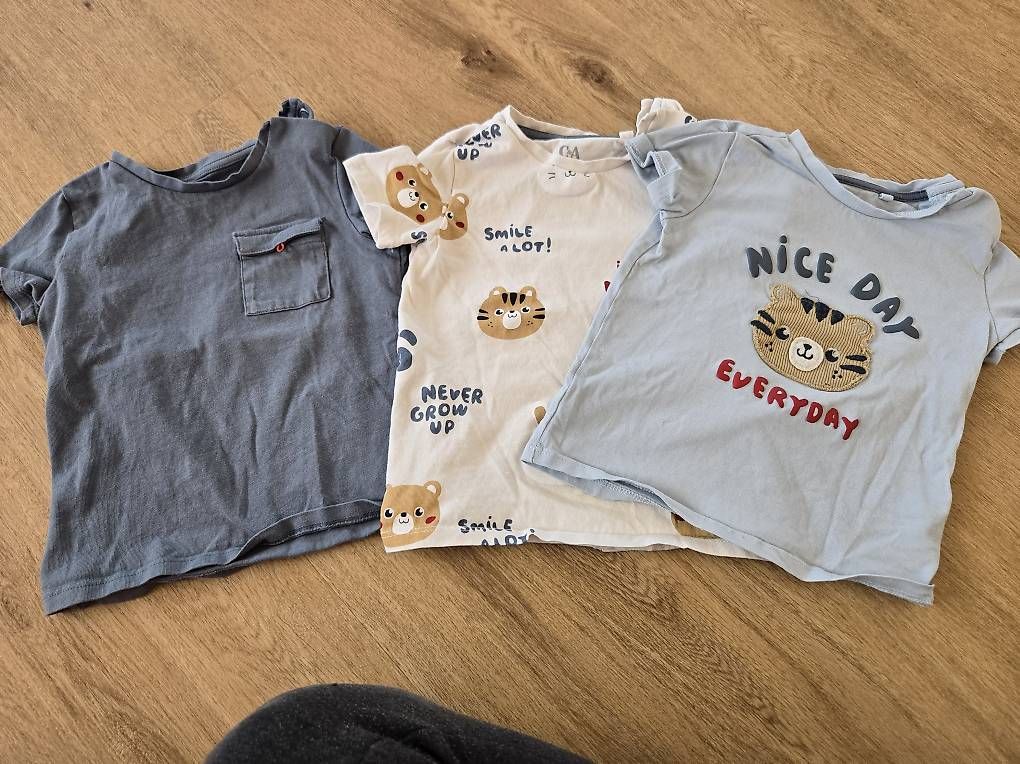 Lotti & Set di vestiti: 3 T Shirts Gr. 80 C&A – Usato da Algetshausen venduto da Martina89
