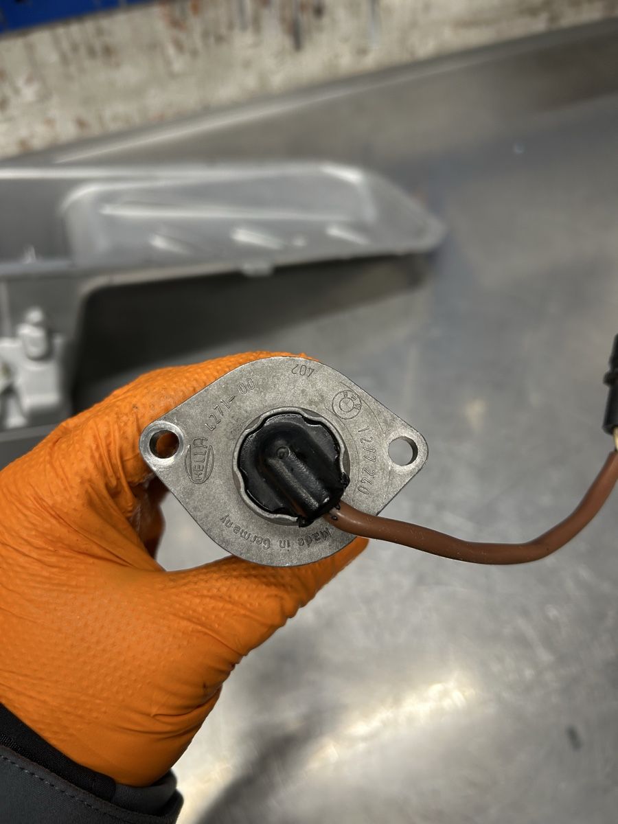 BMW Tutti pezzi di ricambio auto: Ölwanne BMW e30 M20b25 – Usato da Nürensdorf venduto da renato92 5