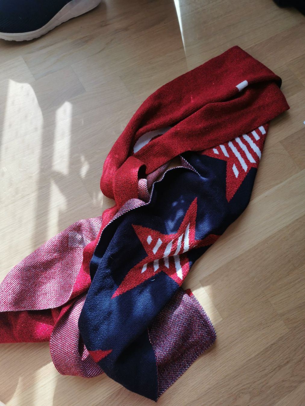 Tommy Hilfiger Foulard & Sciarpe: Tommy Hilfiger Schal – Usato da Luzern venduto da larissa_n 1