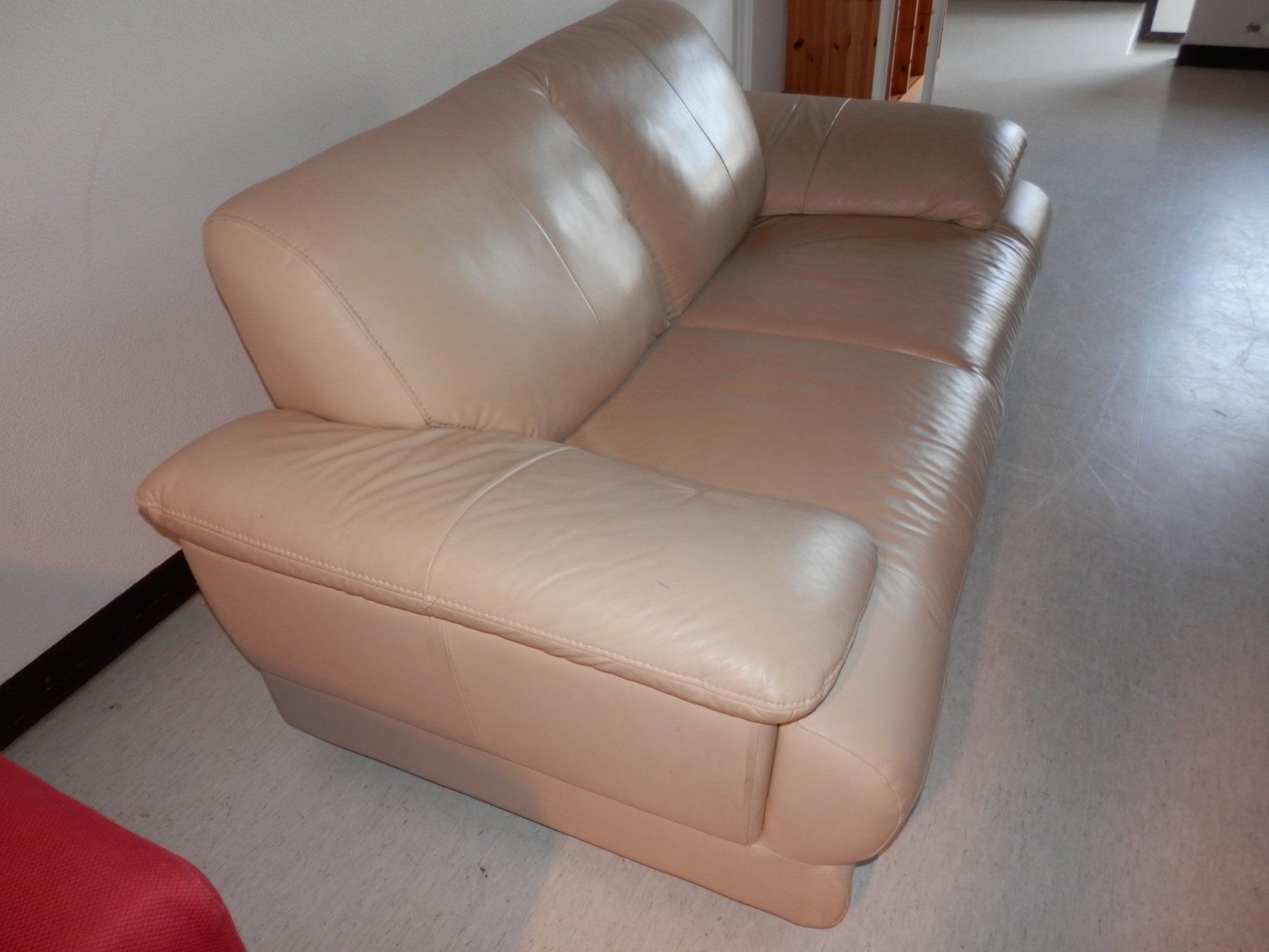 Sofas: Sofa Leder beige – D'occasion à Mönchaltorf par roo_tq9q 2