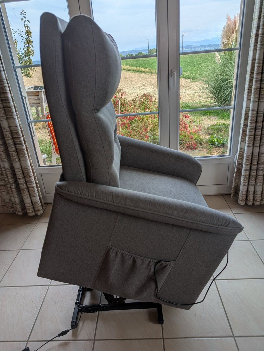 Poltrone: Fauteuil  avec aide à ce lever – Usato da Morens FR venduto da fri_yf25 3