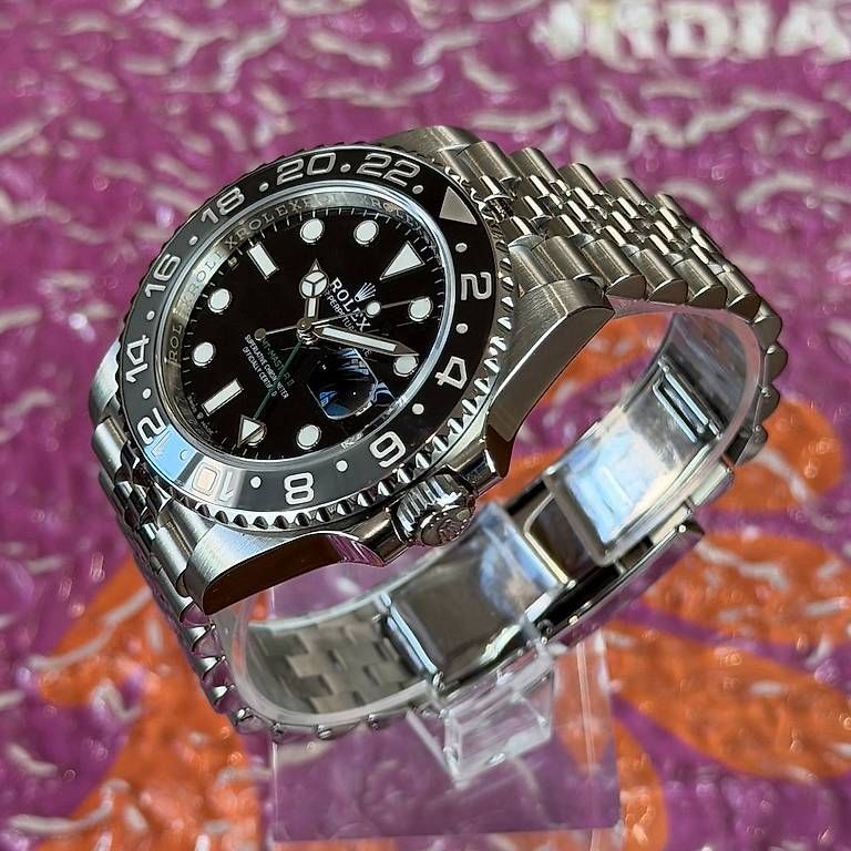 Orologi: Rolex GMT-Master II "Bruce Wayne" 126710GRNR – Usato da Genève venduto da minty.watches 1