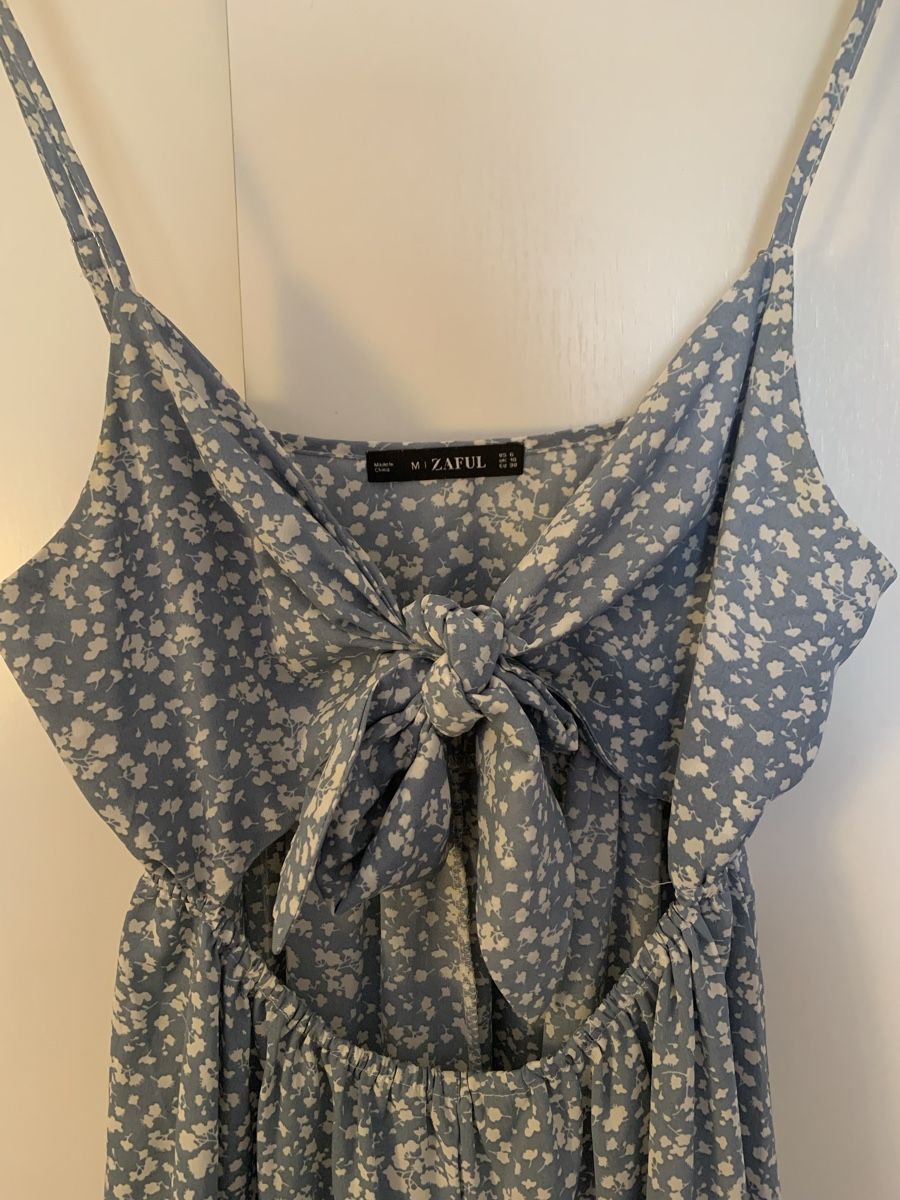 Tute: Blauer Blumen Playsuit Gr. M luftig & sommerlich! – Nuovo (secondo la descrizione) da Solothurn venduto da amelie.br 1