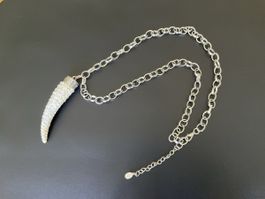 Halskette mit Anhänger Horn-Form weiss Strass 