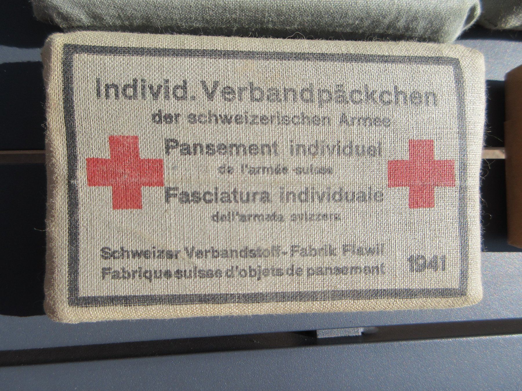Kit di pronto soccorso: Schweizer Armee, IVP, Verbandsmaterial – Usato da Ins venduto da Ener52 4