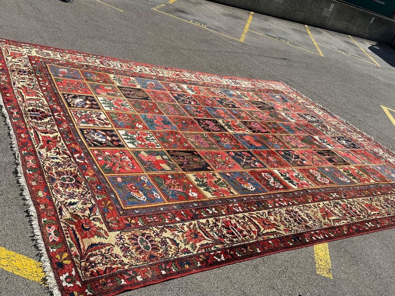 Tappeti: Antiker Teppich 360 X 490cm – Difettoso da Zürich venduto da Nbea 5