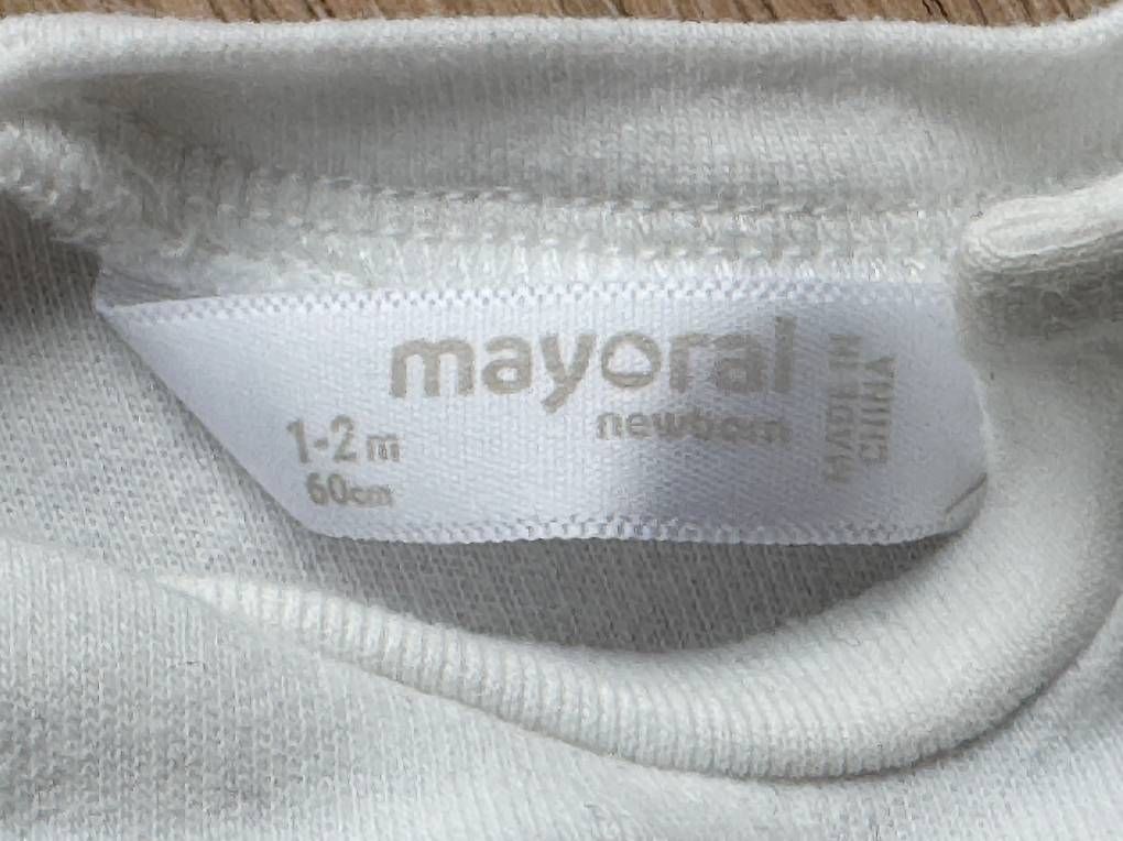 Mayoral Pagliaccetti: Mayoral Strampler 60 cm / weiß mit Blumen – Usato da Meilen venduto da JuliaFantasma 1