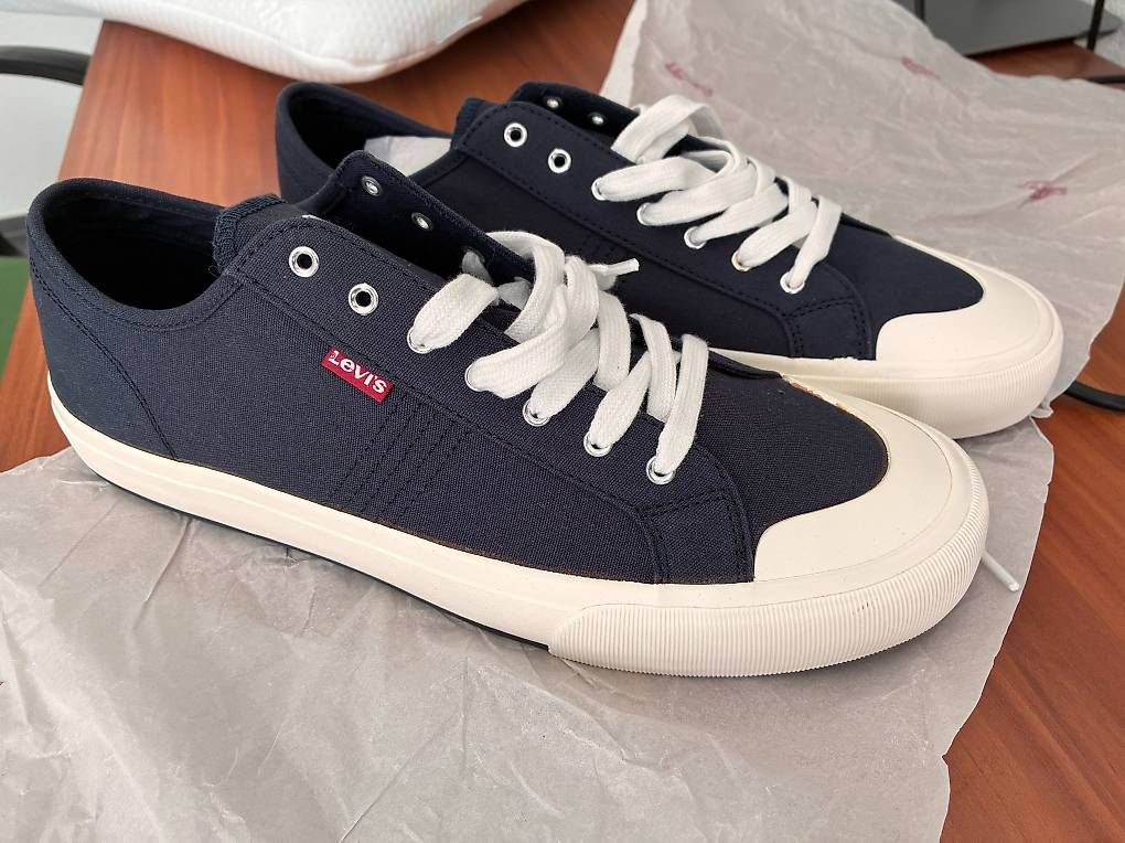 Scarpe da uomo: Levi s Ls1 Low Trainers Black EU 46 Man – Usato da Zürich venduto da max_8cpy