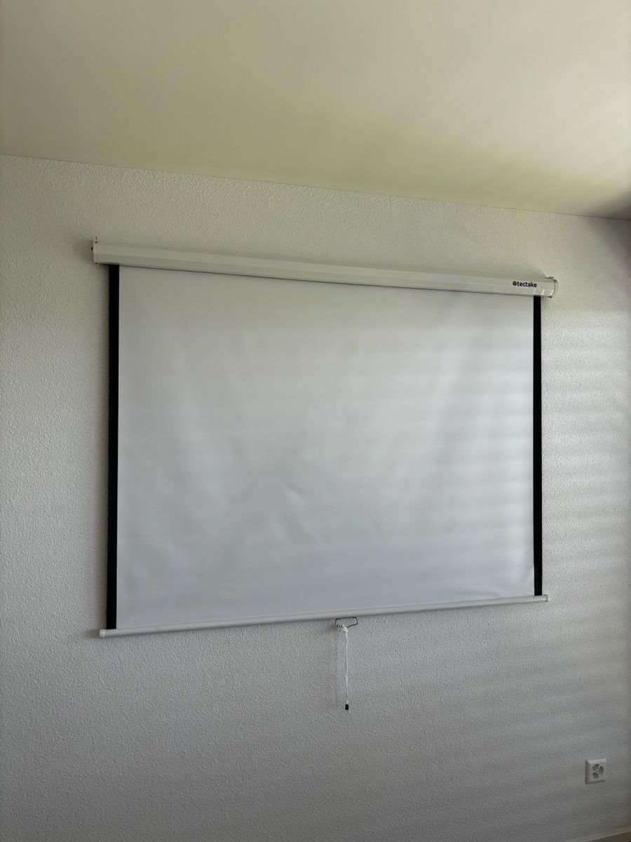 Home Cinema: Projektionsleinwand weiss 152x152 – Usato da St. Gallen venduto da ass_5mtp
