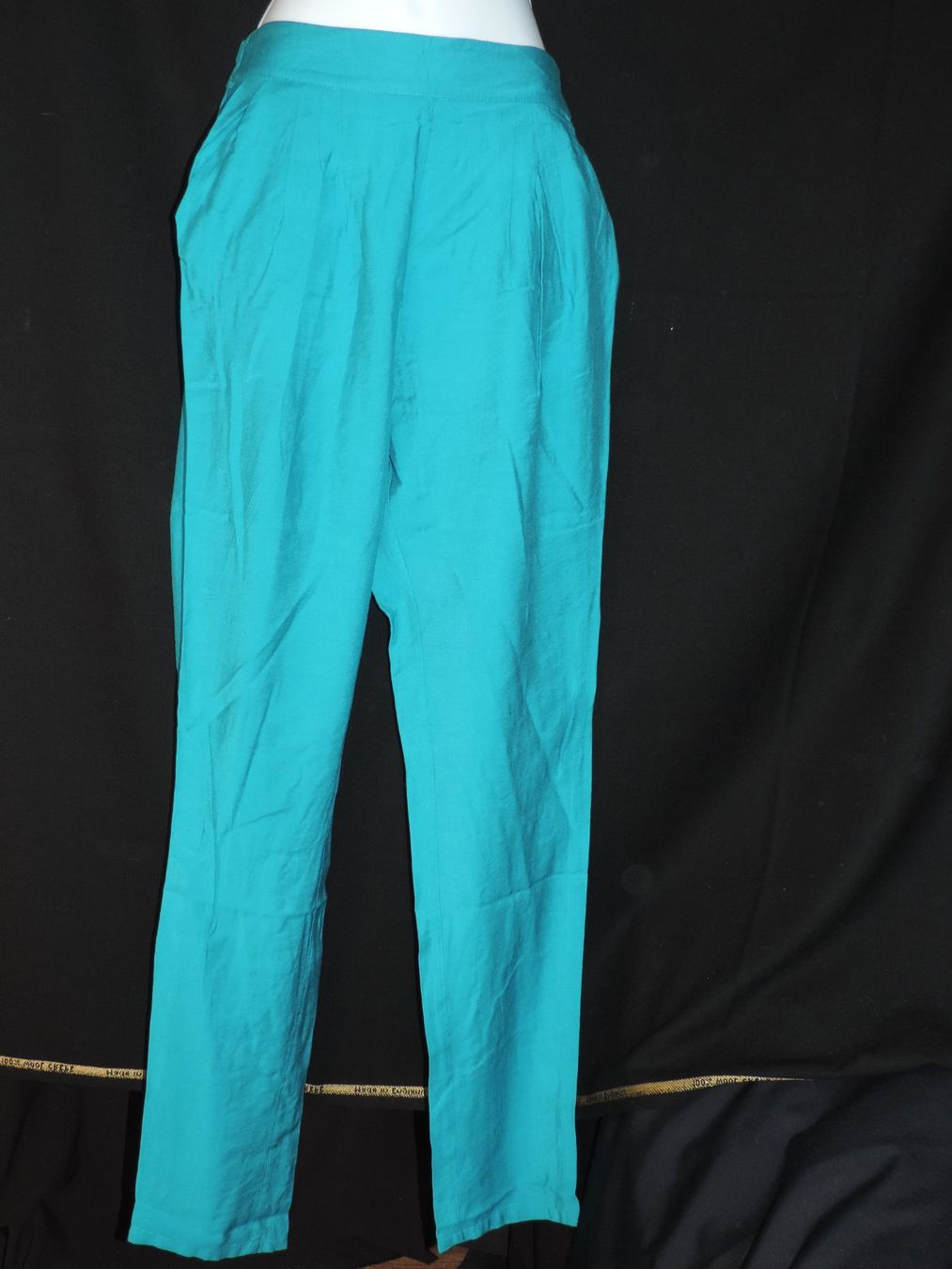 Pantaloni: pantalon léger et souple bleu turquoise – Nuovo (secondo la descrizione) da Genève venduto da Axelle333 7