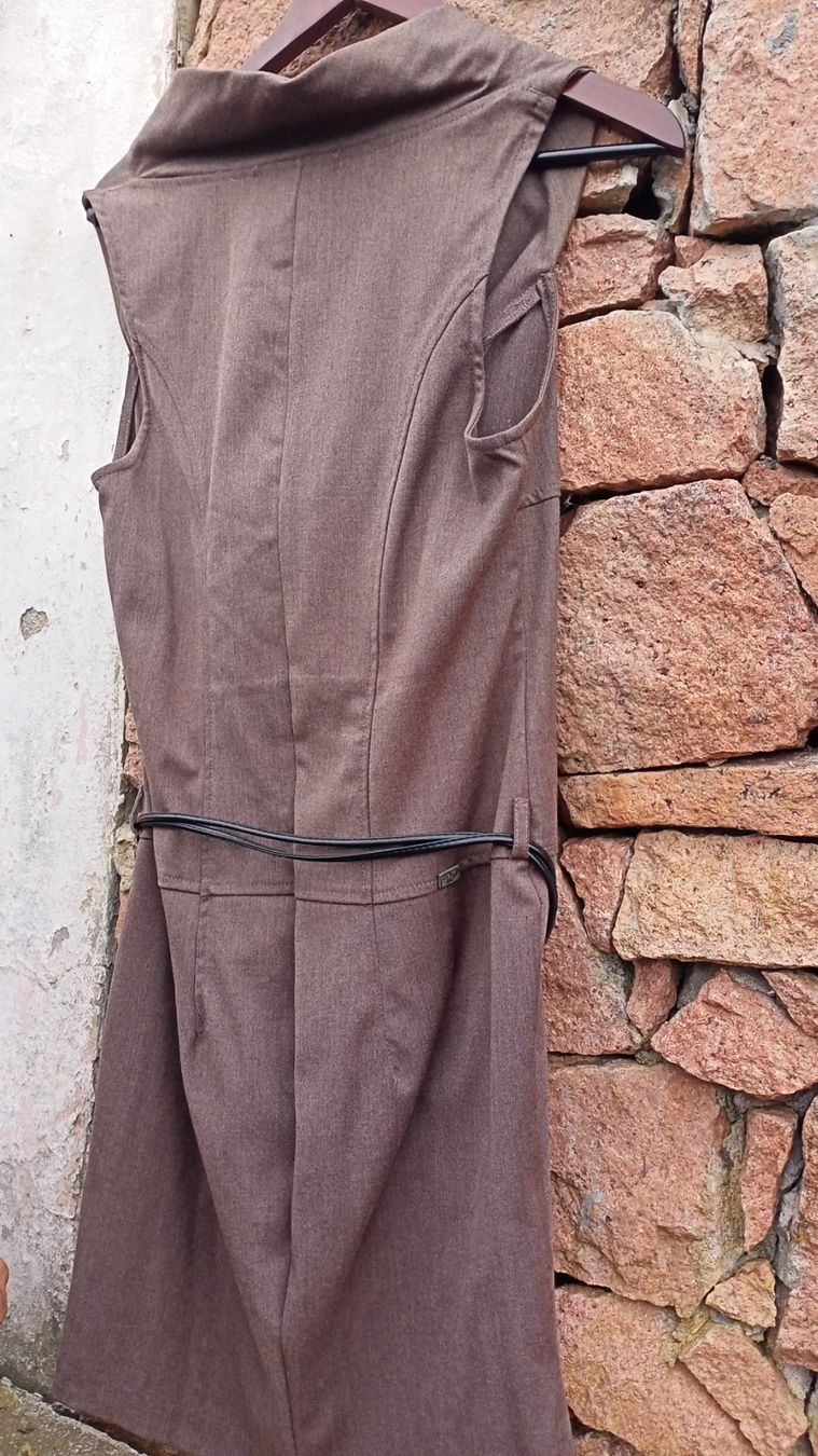 Vestiti: Elegante abito marrone senza maniche – Nuovo (secondo la descrizione) da Brusino Arsizio venduto da Demidova 2