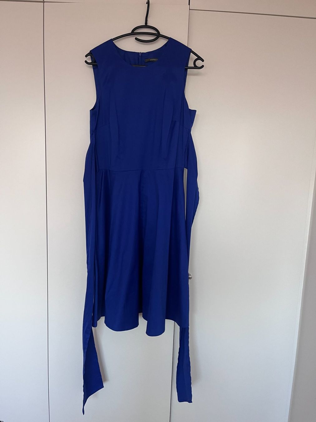 Esprit Kleider: Robe bleue élégante avec ceinture, Esprit, T.38 – Gebraucht aus Romont FR von cat_j6ww 2