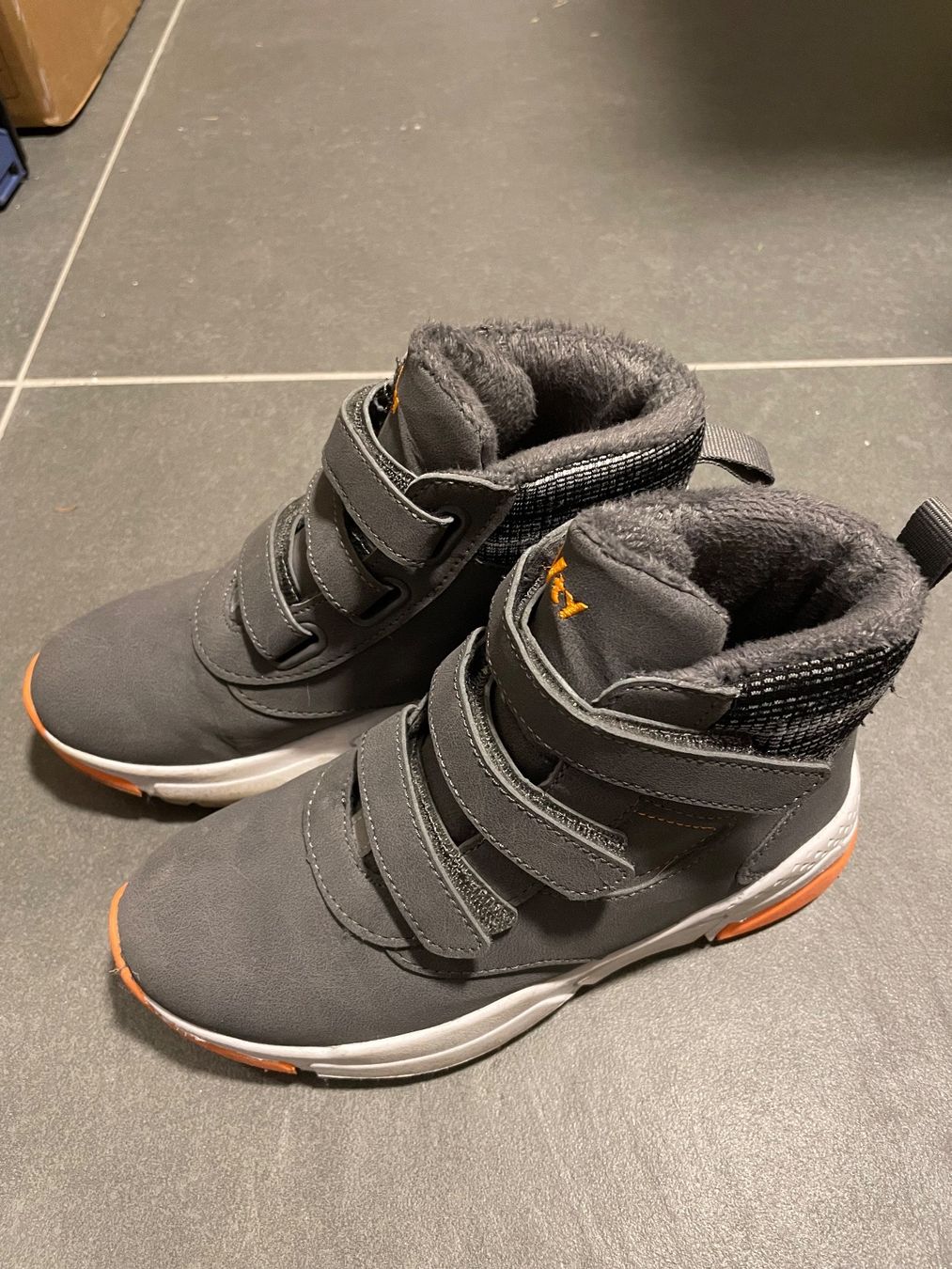 Scarpe per ragazzi: Warme Schuhe Gr. 33 – Usato da Gränichen venduto da stern1111 1