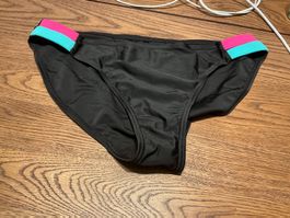 Schwarze Bikinihose mit Neon-Detail, Gr. M