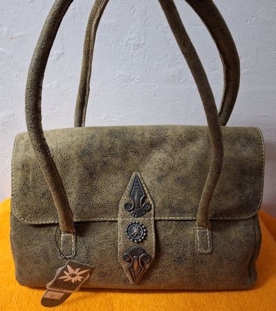 Neu: Nappa Leder Bügeltasche "Trachtenlook" Werner