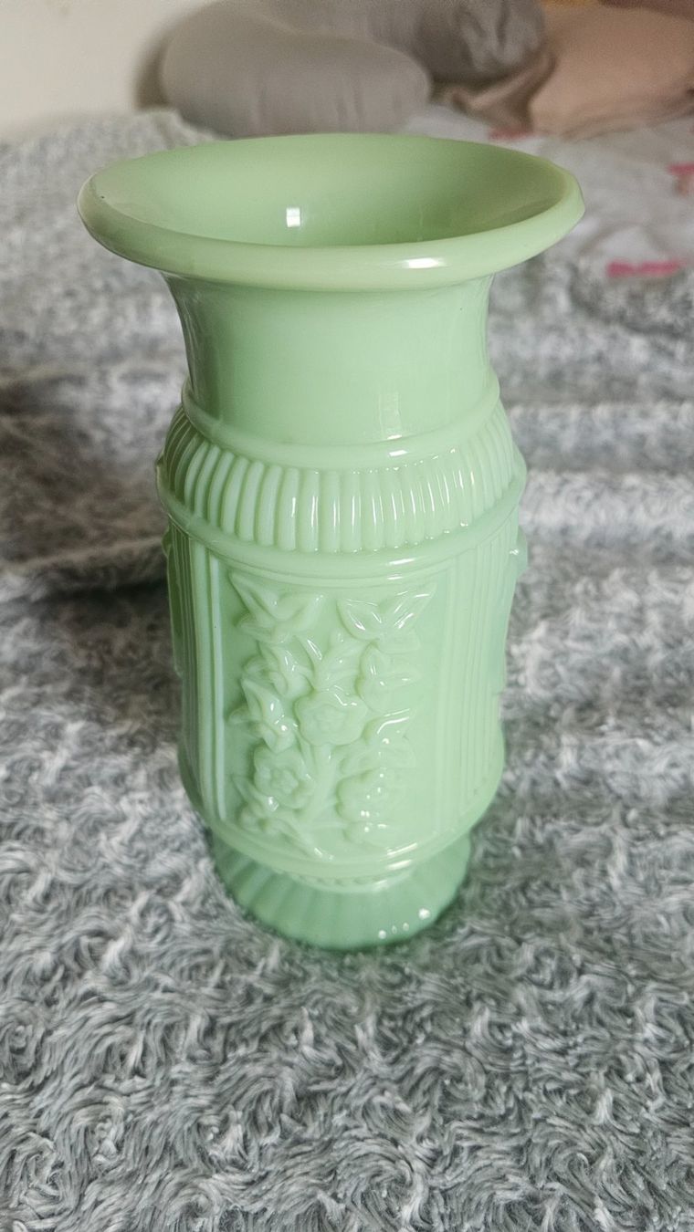 Vase & Récipients: Vase opaline Jade – D'occasion à Etoy par angi020 2