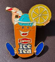 R800 - Pin Lipton ICE TEA Männchen Glas mit Tee Eis Zitrone