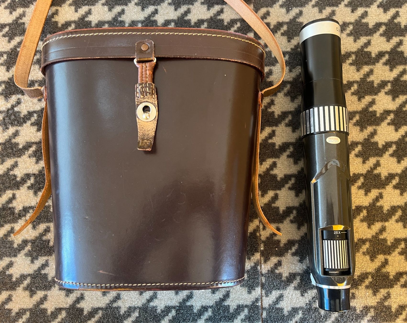 Leica Binocoli: Leitz Wetzlar Fernglas Marocit 8x60 mit Köcher. – Usato da Zürich venduto da Dmbz 6