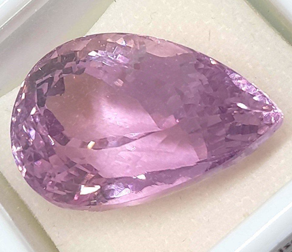 Pietre preziose: SPLENDIDE Kunzite 54.09 ct - CERTIFICAT 8'600.- Fr – Nuovo (secondo la descrizione) da Grimisuat venduto da Valgem 1