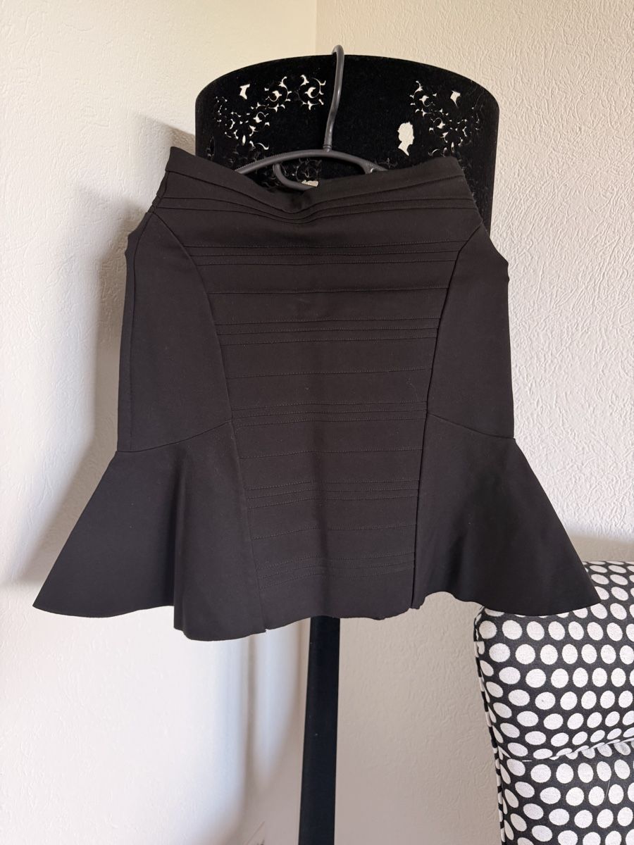 Maje Gonne: Chic Black Flared Maje  Skirt - Size 38  – Usato da Zürich venduto da Vikkinikki 2