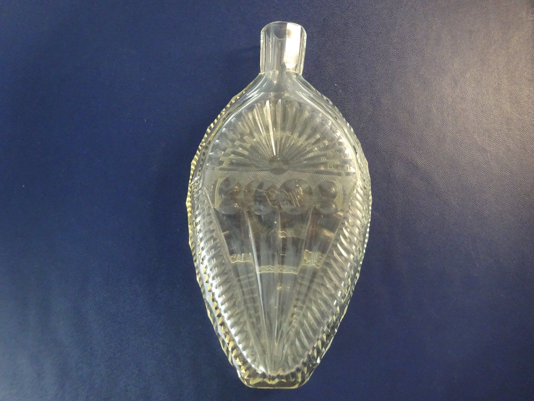 Bottiglie: Freimaurer Flasche / Flache Taufflasche – Usato da Oetwil am See venduto da Golfsud