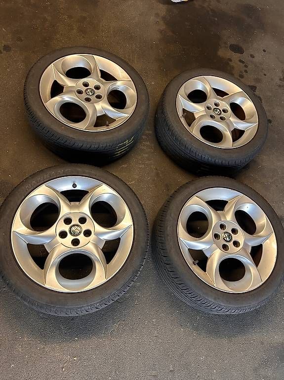 Pneus & Roues: 17 Zoll Räder Alfa Romeo – D'occasion à Romanshorn par Alfagtv6