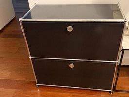 Commode 2 tiroirs USM Haller avec plateau en verre