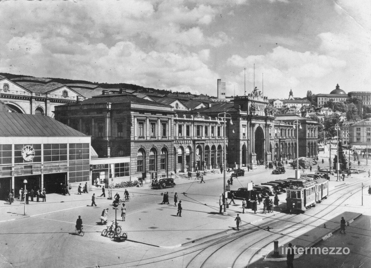 Cartoline postali: Zürich // Trams Hauptbahnhof ca. 1940 Oldtimer – Usato da Basel venduto da intermezzo12
