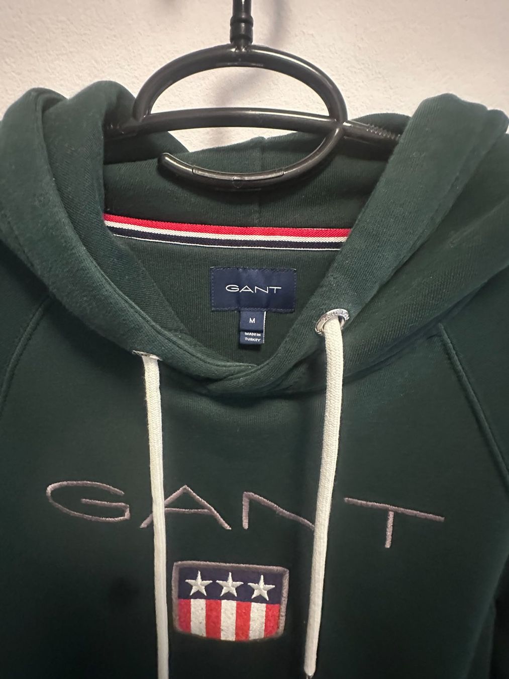 Gant Pulls & Sweat-shirts: Gant Kapuzenpullover dunkelgrün Gr. M – Neuf (Voir description) à Basel par san_2jbt 1