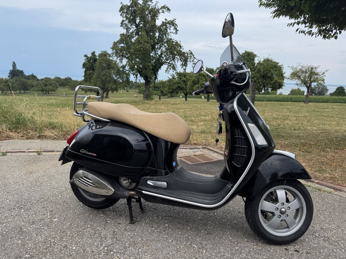 Vespa Scooters: Piaggio Vespa GTS 250 - Jg. 2006 – Gebraucht aus Frasnacht von spiro23