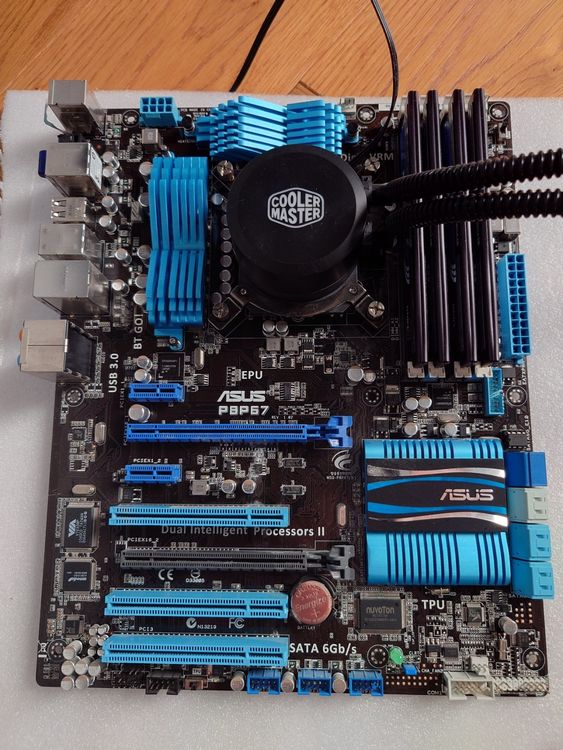 Placa de baza ASUS P8P67 , LGA1155, 4xDDR3, 4xPCI-Express, SATA3, USB 3