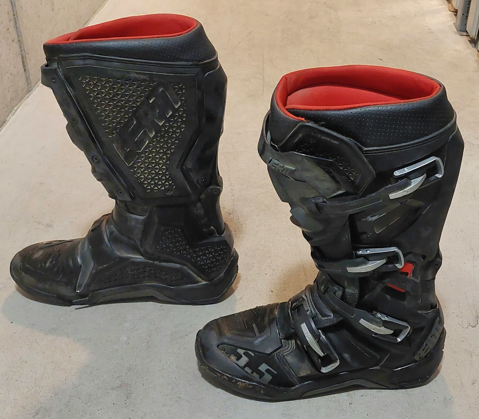Leatt Scarpe da uomo: LEATT GPX 5.5 FLEXLOCK 44.5CM – Usato da Cadenazzo venduto da tur_vt92 2