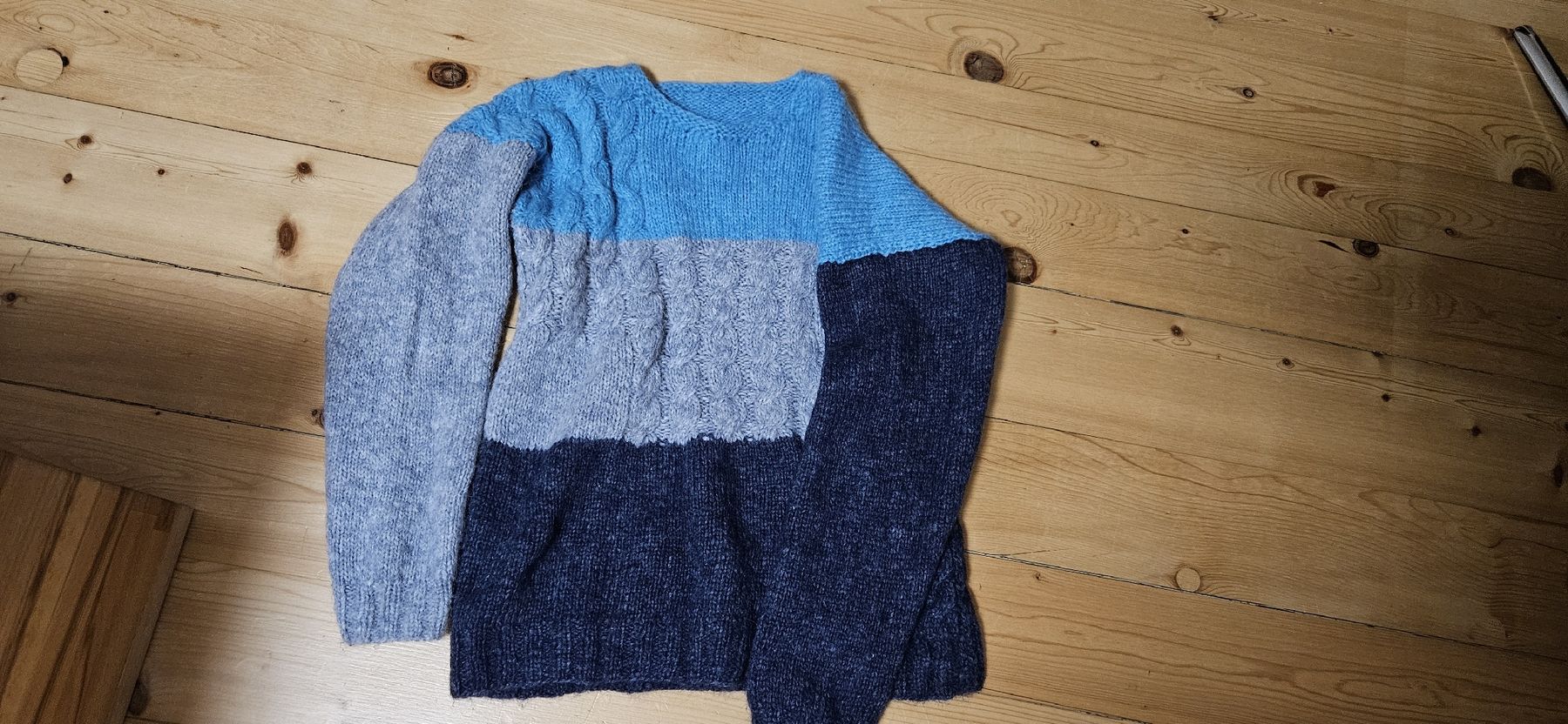 Maglioni & Felpe: pullover handgemacht – Usato da Domat Ems venduto da juli1782