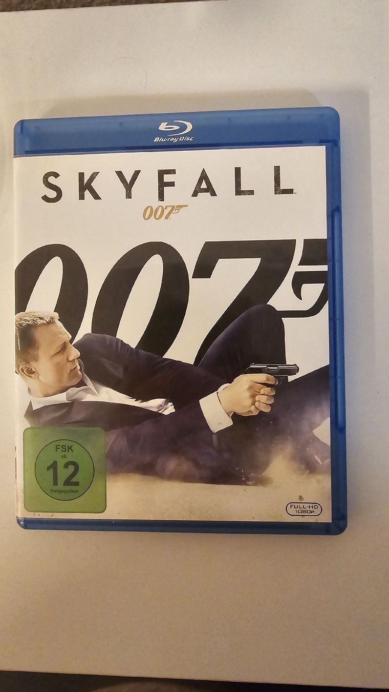 Tutti i DVDs: Blu-ray Skyfall 007 Daniel Craig – Usato da Biel/Bienne venduto da Luan_Flux_Com.