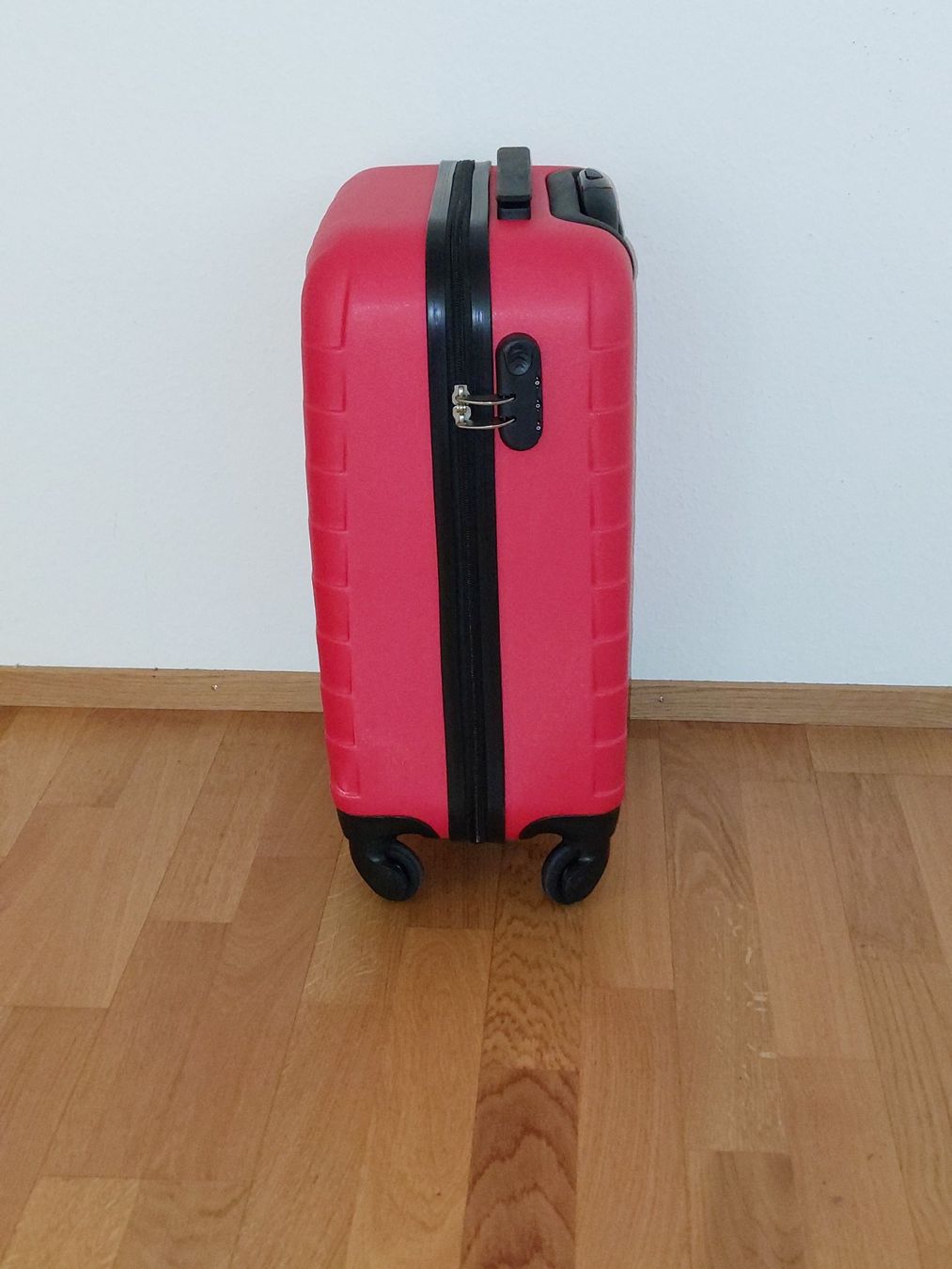 Reisekoffer: Koffer – Neu und originalverpackt aus Bern von Grabowski1 2