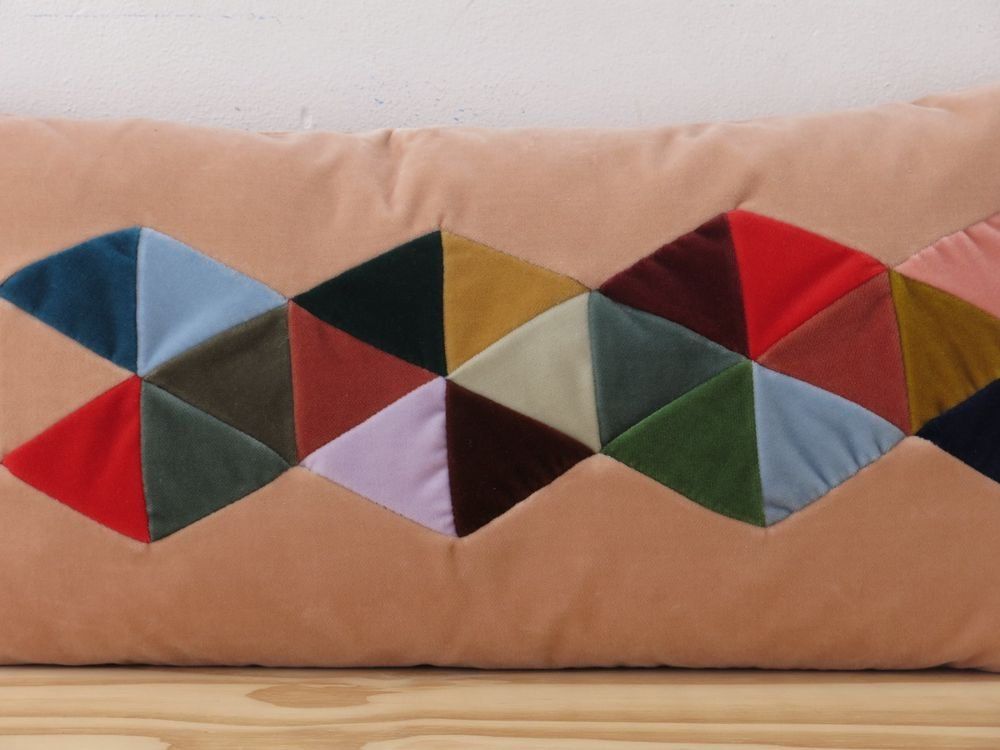 Cuscini: Coussin Christina Lundsteen velours patchwork fait main – Usato da Neuchâtel venduto da heloisa 1