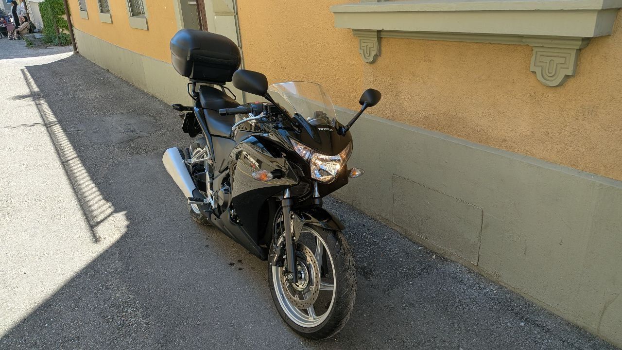 Honda Strada: Honda CBR 250 RA ABS kaum gebraucht – Usato da Biel/Bienne venduto da Rschillin0 1