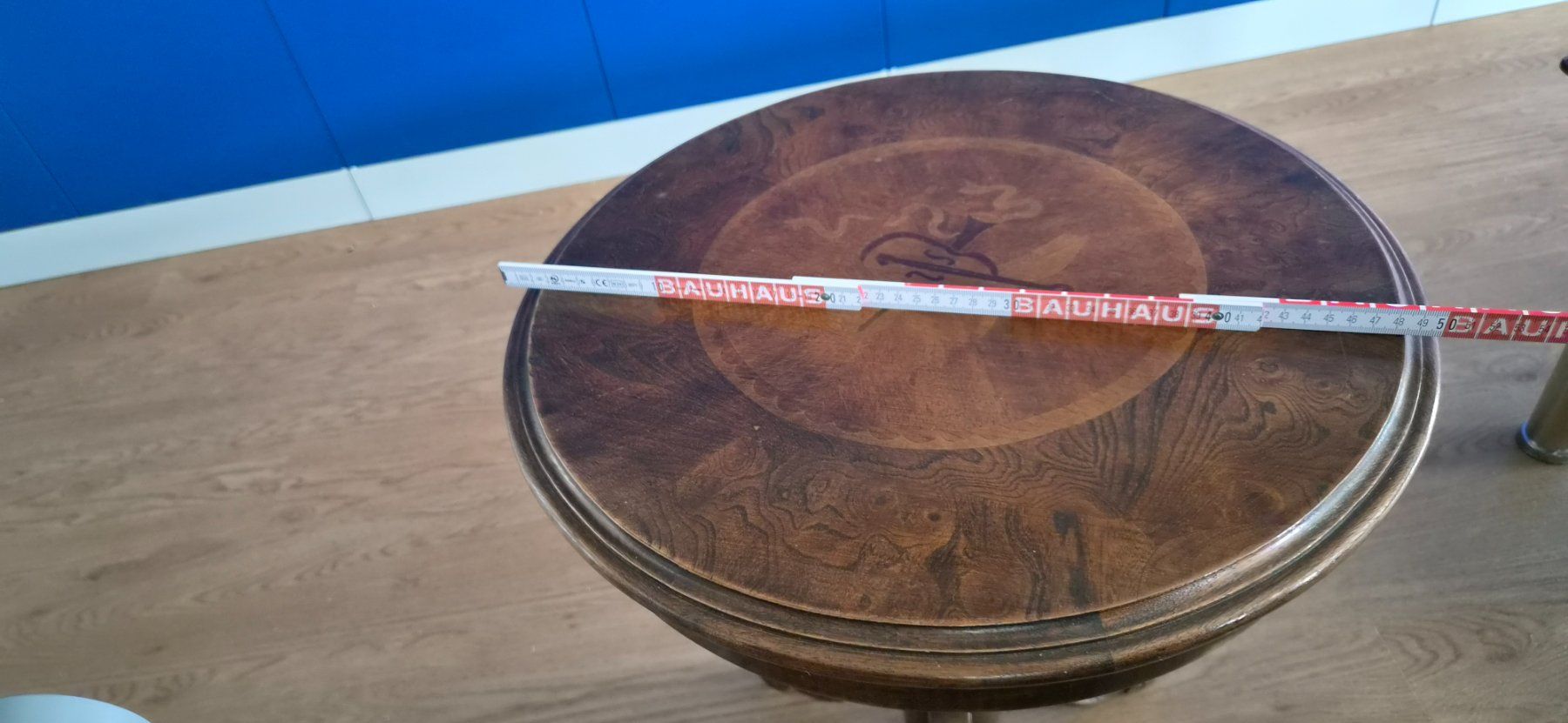 Tables: Antiker Beistelltisch – D'occasion à Cudrefin par waibel-mobil-homes 2