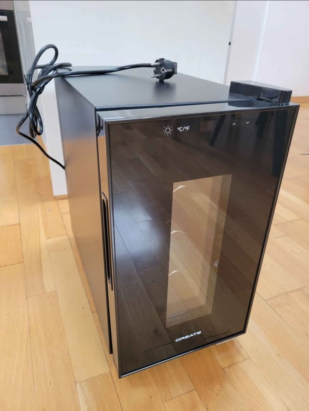 Frigoriferi: Wine Cooler – Usato da Geneve venduto da rpo_8yy6 1