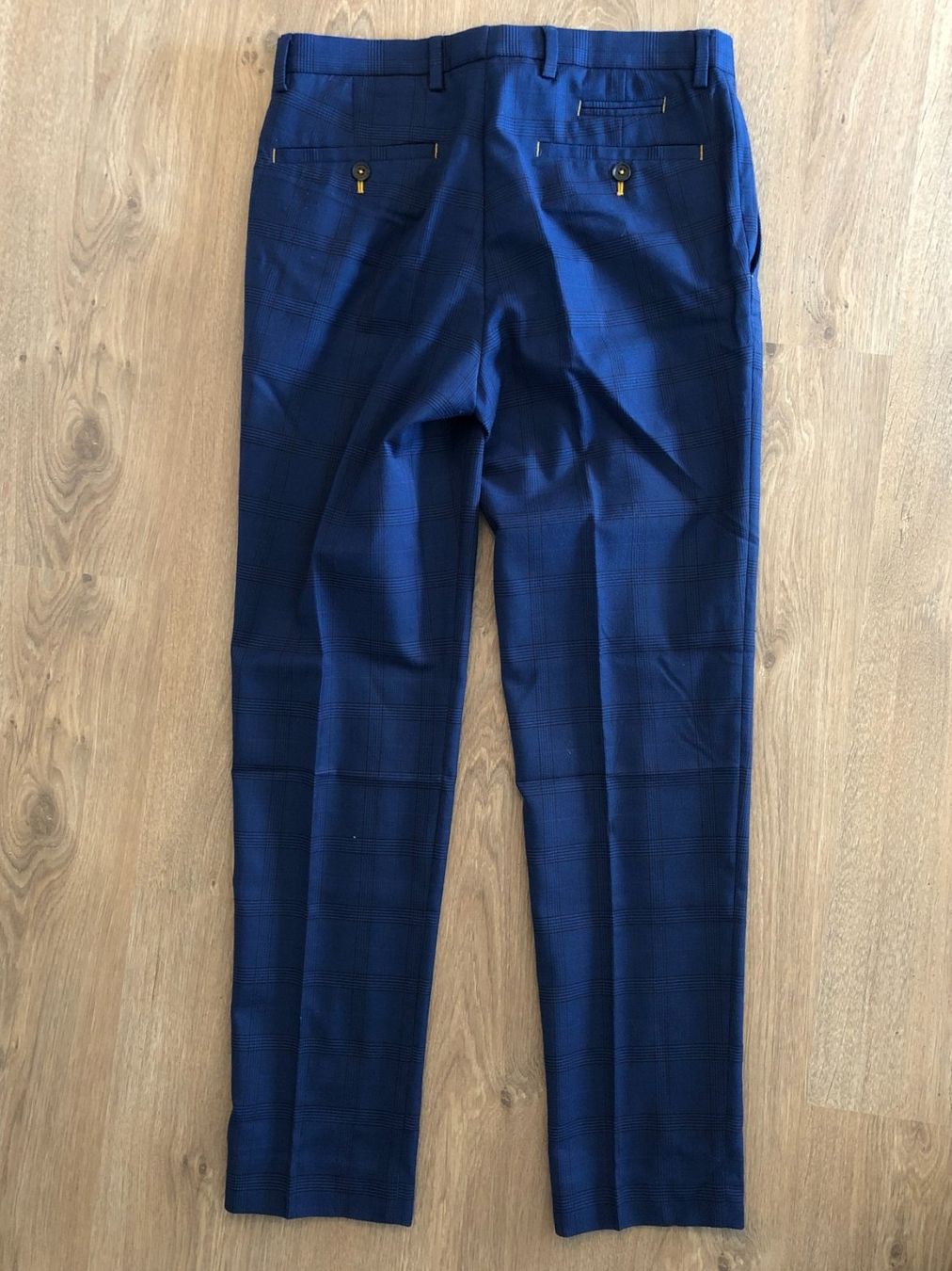 Completi: Pantalon de costume – Usato da Neuchâtel venduto da Andreas.Bach 1